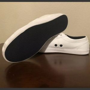 Lacoste Unisex Size 4